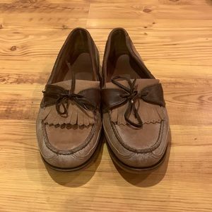 Timberland kiltie khaki shoes